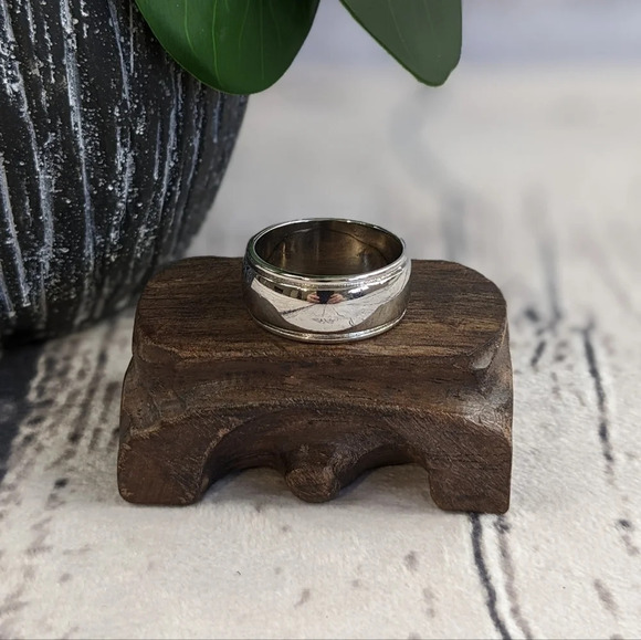 Silver color wide band thumb ring, unisex - Picture 4 of 6